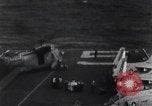 Image Blessures et lutte contre l'incendie à bord du USS Enterprise Pearl Harbor Hawaii USA, 1969, de la seconde 54 séquences d'archives historiques vidéo 65675031053