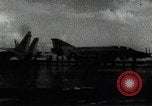 Image combattre le feu sur le USS Enterprise Pearl Harbor Hawaii USA, 1969, de la seconde 14 séquences d'archives historiques vidéo 65675031055