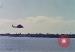 Immagine di USS Enterprise alla porta dopo il fuoco Pearl Harbor Hawaii USA, 1969, secondo 8 filmato di repertorio 65675031056