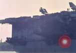 Immagine di USS Enterprise alla porta dopo il fuoco Pearl Harbor Hawaii USA, 1969, secondo 30 filmato di repertorio 65675031056