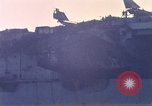 Immagine di USS Enterprise alla porta dopo il fuoco Pearl Harbor Hawaii USA, 1969, secondo 37 filmato di repertorio 65675031056