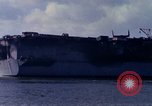 Immagine di USS Enterprise alla porta dopo il fuoco Pearl Harbor Hawaii USA, 1969, secondo 40 filmato di repertorio 65675031056