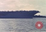Immagine di USS Enterprise alla porta dopo il fuoco Pearl Harbor Hawaii USA, 1969, secondo 51 filmato di repertorio 65675031056