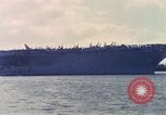 Immagine di USS Enterprise alla porta dopo il fuoco Pearl Harbor Hawaii USA, 1969, secondo 59 filmato di repertorio 65675031056