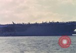 Immagine di USS Enterprise alla porta dopo il fuoco Pearl Harbor Hawaii USA, 1969, secondo 60 filmato di repertorio 65675031056