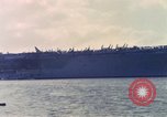 Immagine di USS Enterprise alla porta dopo il fuoco Pearl Harbor Hawaii USA, 1969, secondo 61 filmato di repertorio 65675031056