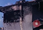 Immagine di USS Enterprise agganciato dopo il fuoco Pearl Harbor Hawaii USA, 1969, secondo 4 filmato di repertorio 65675031057