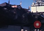 Immagine di USS Enterprise agganciato dopo il fuoco Pearl Harbor Hawaii USA, 1969, secondo 29 filmato di repertorio 65675031057