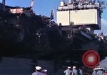 Immagine di USS Enterprise agganciato dopo il fuoco Pearl Harbor Hawaii USA, 1969, secondo 32 filmato di repertorio 65675031057