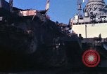 Immagine di USS Enterprise agganciato dopo il fuoco Pearl Harbor Hawaii USA, 1969, secondo 36 filmato di repertorio 65675031057