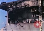 Immagine di USS Enterprise agganciato dopo il fuoco Pearl Harbor Hawaii USA, 1969, secondo 43 filmato di repertorio 65675031057