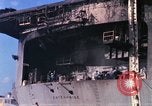 Immagine di USS Enterprise agganciato dopo il fuoco Pearl Harbor Hawaii USA, 1969, secondo 45 filmato di repertorio 65675031057