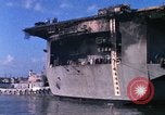 Immagine di USS Enterprise agganciato dopo il fuoco Pearl Harbor Hawaii USA, 1969, secondo 53 filmato di repertorio 65675031057