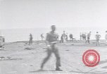 Standbild Cleanup nach USS Forrestal Feuer Golf von Tonkin Vietnam, 1967, aus Sekunde 1 historischem Filmmaterial Videoclip 65675031060
