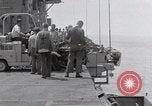 Standbild Cleanup nach USS Forrestal Feuer Golf von Tonkin Vietnam, 1967, aus Sekunde 16 historischem Filmmaterial Videoclip 65675031060