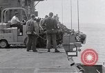 Standbild Cleanup nach USS Forrestal Feuer Golf von Tonkin Vietnam, 1967, aus Sekunde 18 historischem Filmmaterial Videoclip 65675031060