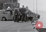 Standbild Cleanup nach USS Forrestal Feuer Golf von Tonkin Vietnam, 1967, aus Sekunde 24 historischem Filmmaterial Videoclip 65675031060
