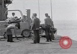 Standbild Cleanup nach USS Forrestal Feuer Golf von Tonkin Vietnam, 1967, aus Sekunde 29 historischem Filmmaterial Videoclip 65675031060