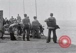 Standbild Cleanup nach USS Forrestal Feuer Golf von Tonkin Vietnam, 1967, aus Sekunde 38 historischem Filmmaterial Videoclip 65675031060
