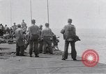Standbild Cleanup nach USS Forrestal Feuer Golf von Tonkin Vietnam, 1967, aus Sekunde 40 historischem Filmmaterial Videoclip 65675031060