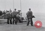 Standbild Cleanup nach USS Forrestal Feuer Golf von Tonkin Vietnam, 1967, aus Sekunde 44 historischem Filmmaterial Videoclip 65675031060