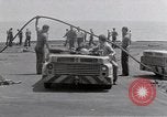 Standbild Cleanup nach USS Forrestal Feuer Golf von Tonkin Vietnam, 1967, aus Sekunde 50 historischem Filmmaterial Videoclip 65675031060