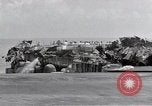 Standbild Cleanup nach USS Forrestal Feuer Golf von Tonkin Vietnam, 1967, aus Sekunde 60 historischem Filmmaterial Videoclip 65675031060