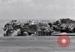 Standbild Cleanup nach USS Forrestal Feuer Golf von Tonkin Vietnam, 1967, aus Sekunde 61 historischem Filmmaterial Videoclip 65675031060