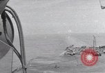 Standbild USS Forrestal Aufräumarbeiten nach Brand Golf von Tonkin Vietnam, 1967, aus Sekunde 1 historischem Filmmaterial Videoclip 65675031061