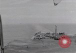 Standbild USS Forrestal Aufräumarbeiten nach Brand Golf von Tonkin Vietnam, 1967, aus Sekunde 5 historischem Filmmaterial Videoclip 65675031061