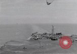 Standbild USS Forrestal Aufräumarbeiten nach Brand Golf von Tonkin Vietnam, 1967, aus Sekunde 6 historischem Filmmaterial Videoclip 65675031061