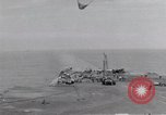 Standbild USS Forrestal Aufräumarbeiten nach Brand Golf von Tonkin Vietnam, 1967, aus Sekunde 7 historischem Filmmaterial Videoclip 65675031061