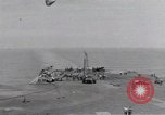 Standbild USS Forrestal Aufräumarbeiten nach Brand Golf von Tonkin Vietnam, 1967, aus Sekunde 9 historischem Filmmaterial Videoclip 65675031061