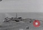 Standbild USS Forrestal Aufräumarbeiten nach Brand Golf von Tonkin Vietnam, 1967, aus Sekunde 11 historischem Filmmaterial Videoclip 65675031061