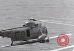 Standbild USS Forrestal Aufräumarbeiten nach Brand Golf von Tonkin Vietnam, 1967, aus Sekunde 31 historischem Filmmaterial Videoclip 65675031061
