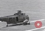 Standbild USS Forrestal Aufräumarbeiten nach Brand Golf von Tonkin Vietnam, 1967, aus Sekunde 32 historischem Filmmaterial Videoclip 65675031061