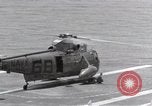 Standbild USS Forrestal Aufräumarbeiten nach Brand Golf von Tonkin Vietnam, 1967, aus Sekunde 33 historischem Filmmaterial Videoclip 65675031061