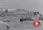 Standbild USS Forrestal Aufräumarbeiten nach Brand Golf von Tonkin Vietnam, 1967, aus Sekunde 36 historischem Filmmaterial Videoclip 65675031061