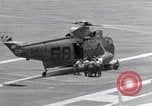 Standbild USS Forrestal Aufräumarbeiten nach Brand Golf von Tonkin Vietnam, 1967, aus Sekunde 42 historischem Filmmaterial Videoclip 65675031061