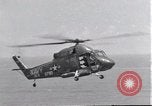Standbild USS Forrestal Aufräumarbeiten nach Brand Golf von Tonkin Vietnam, 1967, aus Sekunde 47 historischem Filmmaterial Videoclip 65675031061
