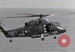 Standbild USS Forrestal Aufräumarbeiten nach Brand Golf von Tonkin Vietnam, 1967, aus Sekunde 49 historischem Filmmaterial Videoclip 65675031061