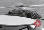 Standbild USS Forrestal Aufräumarbeiten nach Brand Golf von Tonkin Vietnam, 1967, aus Sekunde 55 historischem Filmmaterial Videoclip 65675031061