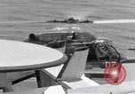 Standbild USS Forrestal Aufräumarbeiten nach Brand Golf von Tonkin Vietnam, 1967, aus Sekunde 56 historischem Filmmaterial Videoclip 65675031061