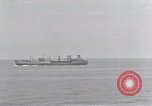 Standbild USS Forrestal Aufräumarbeiten nach Brand Golf von Tonkin Vietnam, 1967, aus Sekunde 61 historischem Filmmaterial Videoclip 65675031061