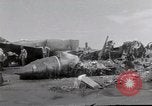 Standbild USS Forrestal Feuer cleanup Golf von Tonkin Vietnam, 1967, aus Sekunde 3 historischem Filmmaterial Videoclip 65675031062