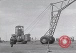 Standbild USS Forrestal Feuer cleanup Golf von Tonkin Vietnam, 1967, aus Sekunde 11 historischem Filmmaterial Videoclip 65675031062