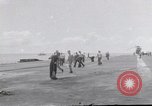 Standbild USS Forrestal Feuer cleanup Golf von Tonkin Vietnam, 1967, aus Sekunde 16 historischem Filmmaterial Videoclip 65675031062
