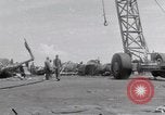 Standbild USS Forrestal Feuer cleanup Golf von Tonkin Vietnam, 1967, aus Sekunde 21 historischem Filmmaterial Videoclip 65675031062