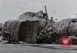 Standbild USS Forrestal Feuer cleanup Golf von Tonkin Vietnam, 1967, aus Sekunde 27 historischem Filmmaterial Videoclip 65675031062