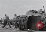 Standbild USS Forrestal Feuer cleanup Golf von Tonkin Vietnam, 1967, aus Sekunde 30 historischem Filmmaterial Videoclip 65675031062